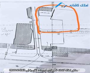فروش زمین 1250 متری کمربندی لاهیجان در بر اصلی خیابان بعد از بیمارستان میلاد و زمین پشت 1850 متر می باشد. خط نارنجی مربوط به زمین پشتی است.